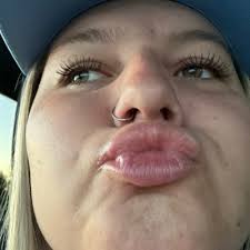 Teja Tsangarakis (@tsangarakisteja)