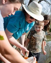 𝐓𝐡𝐞 𝐝𝐫𝐞𝐬𝐬𝐞𝐬 𝐨𝐟 𝐁𝐚𝐫𝐛𝐚𝐫𝐚 𝐁𝐚𝐛𝐜𝐨𝐜𝐤  𝐌𝐢𝐥𝐥𝐡𝐨𝐮𝐬𝐞👗✨️⁠ ⁠ Barbara's impeccable fashion mirrored the times  and her passion for art, especially as she navigated the streets and art  galleries of New York in search