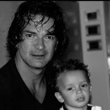 Ricardo arjona realiza grabación en antigua guatemala. Arjona Disfrutando En Familia