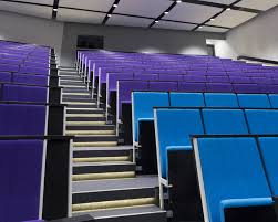 Atmosfären lockar nybörjarstudenter till högskolan i halmstad. Halmstad Hogskola Balzar Beskow Arkitekter Hogskola Platser