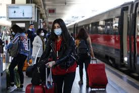 Quanto detto per gli spostamenti tra regioni gialle diverse, vale evidentemente a maggior ragione anche tra comuni diversi interni ad una stessa. Zona Gialla E Spostamenti A Natale Tra Regioni E Comuni Cosa Cambia