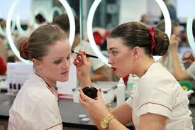 Resource for people looking for cabin crew, cabin crew jobs, cabin crew forum, cabin crew careers and much more. Emirates Cabin Crew Interview How Do You Become A First Class Flight Attendant