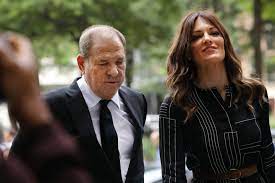 Mr weinstein turned himself in to police in the city earlier in the day. Harvey Weinstein Warum Seine Anwaltin Als Bulldogge Im Gericht Gilt Gala De