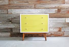 Vintage Hand Painted Yellow White Mid Century Modern Mcm Retro Chest Of Drawers Nightstand Small Dresser Muebles Muebles Con Cajones Muebles Restaurados