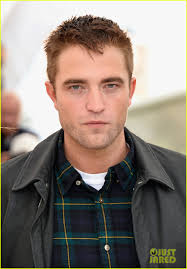 Robert Pattinson Joins Julianne Moore & Mia Wasikowska at Cannes 'Maps to  the Stars' Photo Call! : Photo 3117173