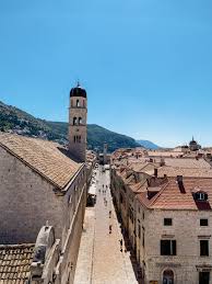 Der historische kern von dubrovnik ist ein faszinierender teil der stadt, in dem geschichtsträchtige straßen, anlagen und plätze noch von mittelalterlichen festungswällen umgeben sind. Dubrovnik Sehenswurdigkeiten Top 10 Meine Highlights Und Tipps