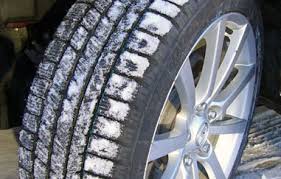 Slováci žijúci v rakúsku by si mali dať pozor na rozdiel v zákonoch medzi týmito dvoma krajinami, aby nedostali za používanie letných pneumatík pokutu. Povinne Zimne Pneumatiky Auto Blog