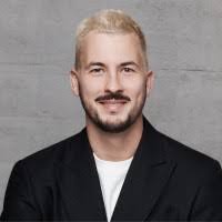 900+ "Erik !!!" profiles