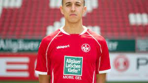 Ailesi aslen cezayir'deki laâchache , tlemcen eyaleti 'dendir. Fussball Kaiserslautern Verabschiedet Abel Und Amri Augsburger Allgemeine