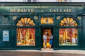 This Photo Series Lets You Window Shop Paris Without Leaving Home Store Fronts Shop Design Shop Window