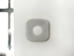 If google nest protect sounds a smoke alarm when there is no smoke, or if it chirps and your nest all photoelectric smoke alarms can be impacted by dust. Nest Protect Rauchmelder Installieren So Machst Du Es Richtig Tink Tutorial
