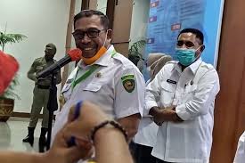 Yuk tonton video ini sampai selesai yah.part 1 : Gubernur Maluku Perintahkan Tutup Sementara Rsud Tulehu Antara News
