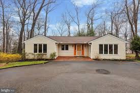 671 Davis Lane, Wayne, PA 19087