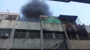 Ruko Auri Tanah Abang Terbakar Petugas Damkar Minggir Ini Bukan Tontonan Warta Kota