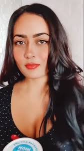 Divya Mistry's Instagram, Twitter & Facebook