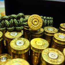 Außerdem entdeckten die fahnder #patronenhülsen von schreckschusswaffen. Paracordarmband Mit Patronenhulse Goldschmiede Sonnenschein