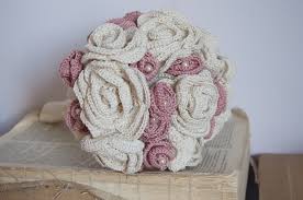 Gentilmente sono in cerca di schemi ad uncinetto da usare come segnaposto al mio matrimonio. Bouquet Con Fiori All Uncinetto Alluncinetto It