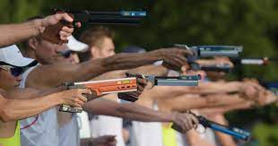 Das besondere im modernen fünfkampf ist, dass die athletinnen und athleten beim springreiten nicht auf eigenen pferden unterwegs sind, sondern solchen, die ihnen im vorfeld des wettkampfs zugelost werden. Moderner Funfkampf Team Deutschland