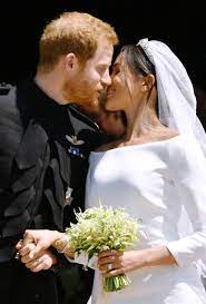 Meghan Markle And Prince Harry Show Off Their Wedding Rings For The First Time Harry Wedding Harry And Meghan Wedding Meghan Markle Wedding Pictures