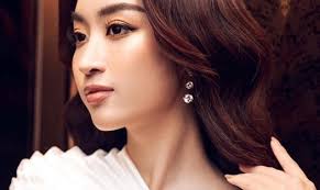 Diva Mỹ Linh, Myra Trần và loạt quý cô tuổi Mão thành công của showbiz