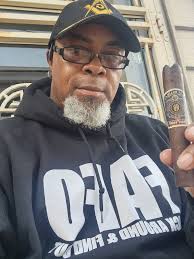 Mood... #SmokeSquad #PSSITA #SheSmokesCigars #CigarUnwind #CigarDiva45