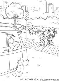Hermano y hermana jugando con el coche de cartón y semáforos en la calle en la ciudad dibujada. Dibujo De Ninos Cruzando La Calle