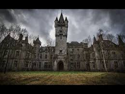 Click Visit Abandoned Fairytale Castle In The Woods Noisy Mirande Urban Explo Beautiful Castles Castle Abandoned Places