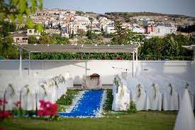 Para expedir en el registro civil de granada una certificación de fe de vida y estado civil debes presentarte en la oficina con el dni. Boda Civil En El Jardin Los Tilos Picture Of El Capricho Eventos Monachil Tripadvisor