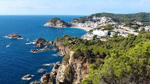 Lloret de mar is a mediterranean beach town in costa brava, spain, located only 75 kilometers away from barcelona if you want to learn about the best things to do in lloret de mar, spain, then read on! Bus Vom Girona Flughafen Bis Zum Lloret De Mar Costa Brava Terravision