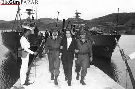 Dönemin eski başbakanı adnan menderes, dışişleri bakanı fatin rüştü ve maliye bakanı hasan polatkan'ın idam edildiği bu tarih türk demokrasisine vurulan en büyük darbelerden bir tanesi olarak biliniyor. 27 Mayis Ihtilal Coskusu
