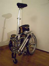 My friend robbie is no slouch on a bike. How Old Is My Dahon How Old Is Lizzy Capri To Improve This How Old Am I Best Pictures Free
