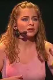 Show all albums by julie zenatti. Le Casting De Notre Dame De Paris En 1998 Et Maintenant