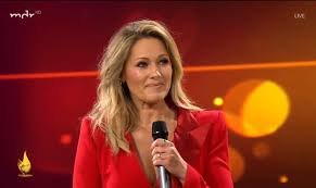 Schon in jungen jahren begeisterte sich helene fischer für kunst und nahm an diversen musical helene fischer war nun eine staatlich annerkannte musicaldarstellerin und man konnte sie bereits. Helene Fischer Wichtiger Rat Von Einer Kollegin Schlager De