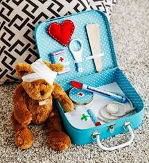 How To Make A Doctor S Kit Have You A Budding Doctor In The Family Create This Cute Case With All The Kit So They C Crafts For Kids Diy For Kids