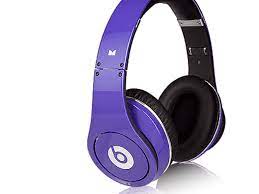 A lot of bass or a heavy beat; The Best Rap And R B Songs To Test Speakers Headphones Spinditty