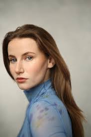 Ella Leon's Instagram, Twitter & Facebook