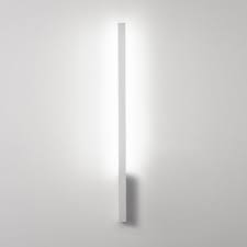 Linea Light Ma De Xilema Applique Led Verticale Parete Linea Light Ma De Illuminazione Soffitto Illuminazione A Parete Illuminazione Bagno