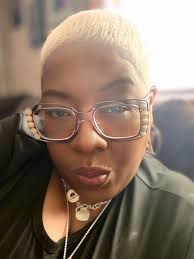 Yes, my replacement frames came… I'm poppin in my pearls