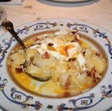 También llamada moje o mojete, lleva tomate en conserva artesano, atún, huevo duro. La Pequena Taberna Un Clasico De La Cocina Regional La Opinion De Murcia