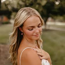 presley (@presleyingramm) · Instagram 照片和视频