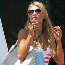 Celebrity Smokers Hollywood Loves To Vape Celebrities Celebrity Smokers Vape Girl