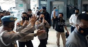 Prestasi yang ditunjukkan listyo sigit setelah baru saja menjadi kabareskrim akhir tahun 2019 lalu jika sigit, dilantik sebagai kapolri minggu ini, dia adalah jenderal beragama nasrani kedua yang. Lakukan Tradisi Baru Idham Kewajiban Kami Antar Listyo Ke Pelantikan