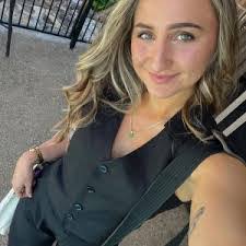 Brittany Akins's Instagram, Twitter & Facebook