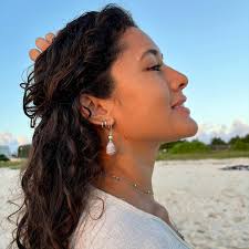 Thank you @lilikoi__r @lilikoistore_official for giving me a little piece  of Okinawa! You really know how to make earrings that express personality!  ❤️