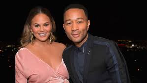 Chrissy teigen heard a song on the radio this weekend and she couldn't figure out what it was… so thankfully the song's artist helped her out!. Chrissy Teigen Reaktion Auf Fiesen Kommentar Uber Ihr Rundliches Gesicht
