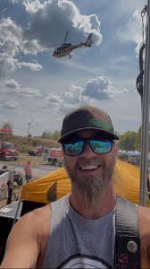 Live music event in Henderson, Tennessee