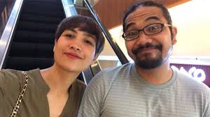 They are judged to choose winners to proceed to the next round. 1 In A Billion Untung Akak Ozlynn Dedah Johan Tiada Telefon Sendiri Tak Suka Keluar Lepak Netizen Puji Suami Yang Baik Keluarga