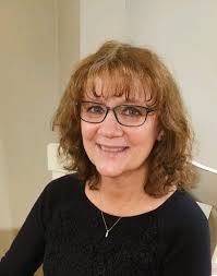 Can someone sharpen this photo and edit the background?