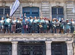 Vous trouverez des activités kid friendly pour tous les goûts. Message Des 60 Colistiers De La Liste Faire Respirer Lille Reunis Autour De Violette Spillebout