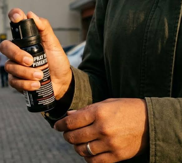 Lei que libera spray de pimenta para defesa pessoal feminina entra em vigor | CNN Brasil